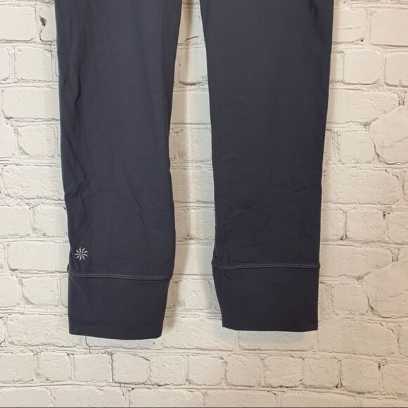 Athleta Cropped Yoga Leggings Size Small Athletic Run Pants Stealth Gray - Picture 3 of 9